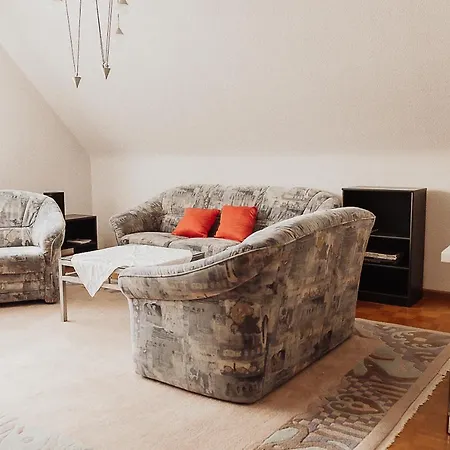 Apartman Privates Im Gruenen Ettlingen